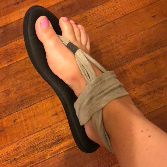 Sanuk grey yoga mat sandals size 9 - Picture 4 of 7